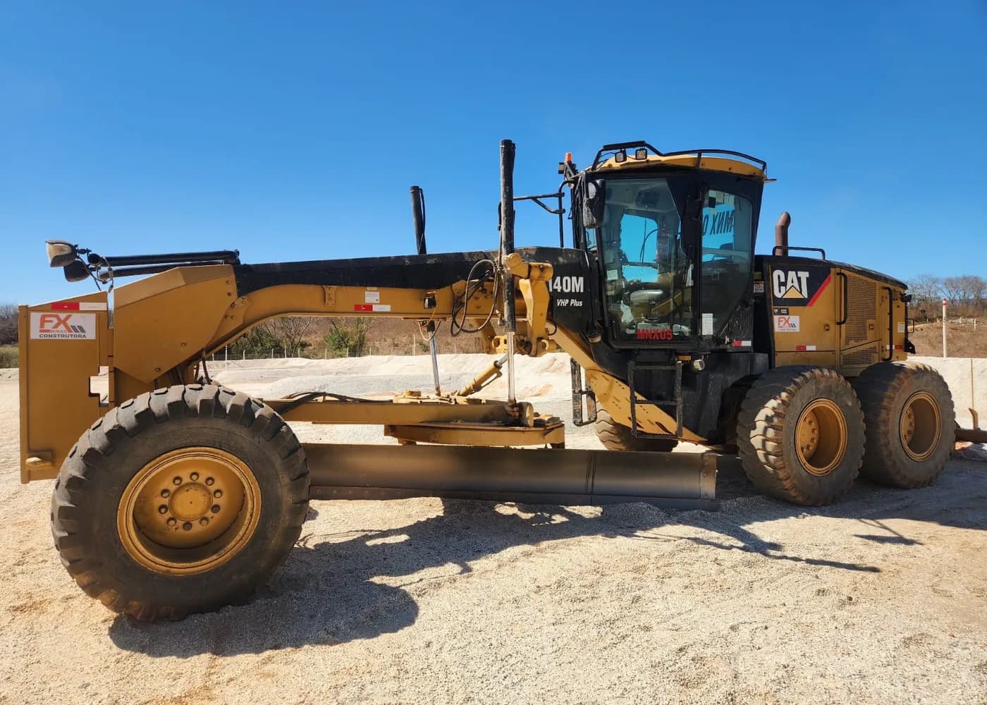 Motoniveladora Caterpillar 140M da frota FX Minas